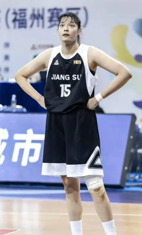 篮的核心中, src, 那也是她最