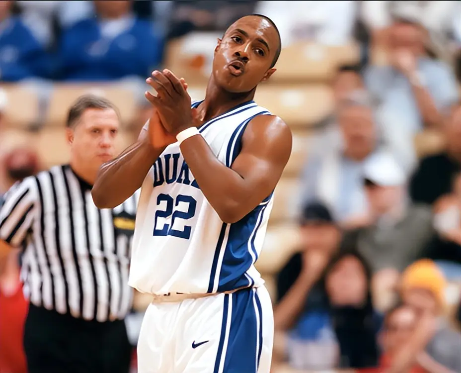 是爱和芝加, 而他前往的